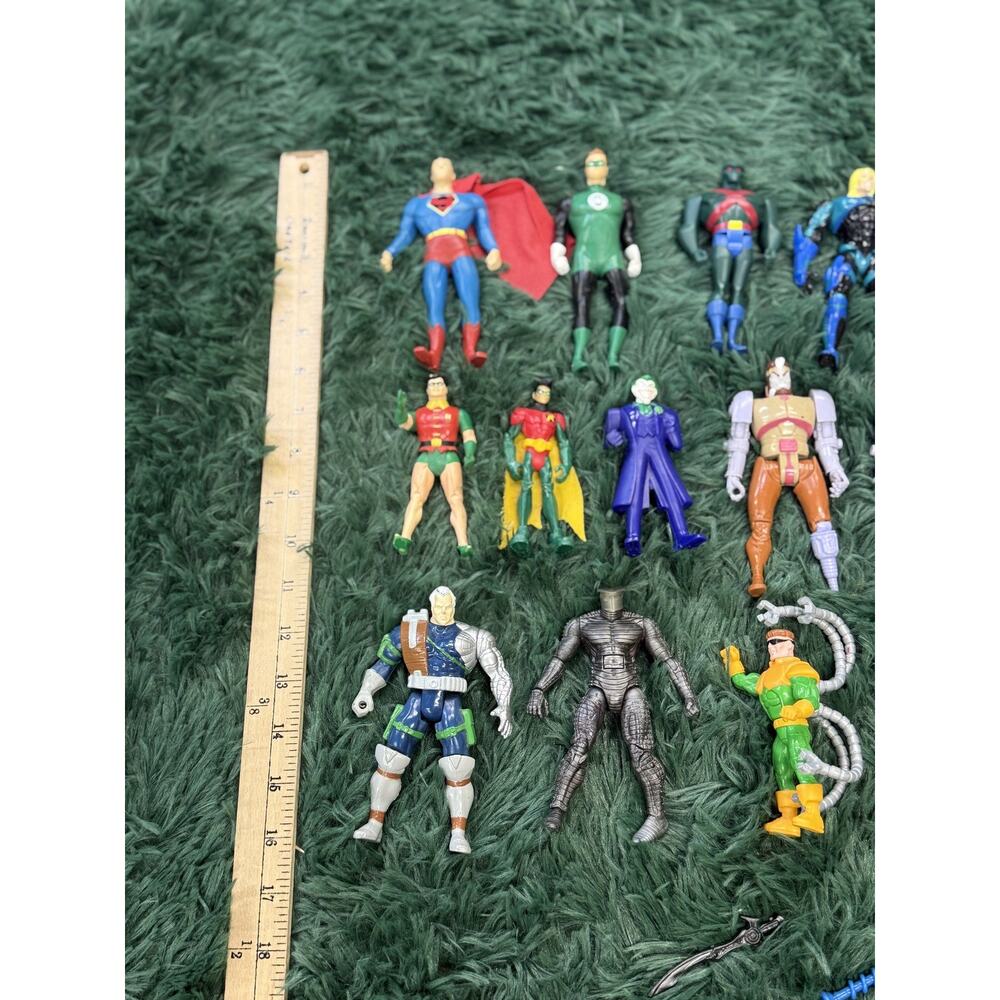 Vintage DC Marvel Comics Action Figures Lot 1990s Loose Superhero Villain Toy - Picture 7 of 7